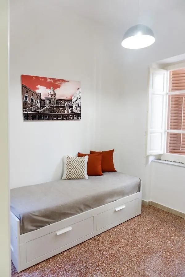 Qas'At Apartment Palermo 0*,  Italy